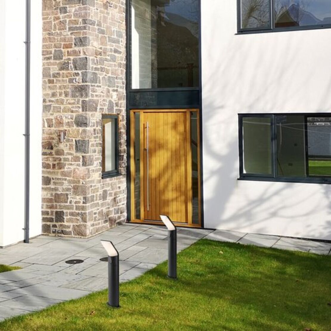 Външна LED  стълб Tolna 10W с топло бяла светлина и IP54 защита