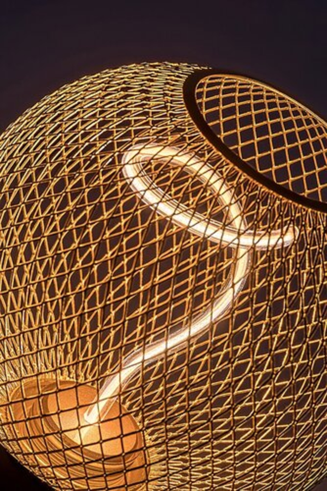 LED филаментна крушка G125, 5W, E27, 1800K, топло бяло, златен цвят