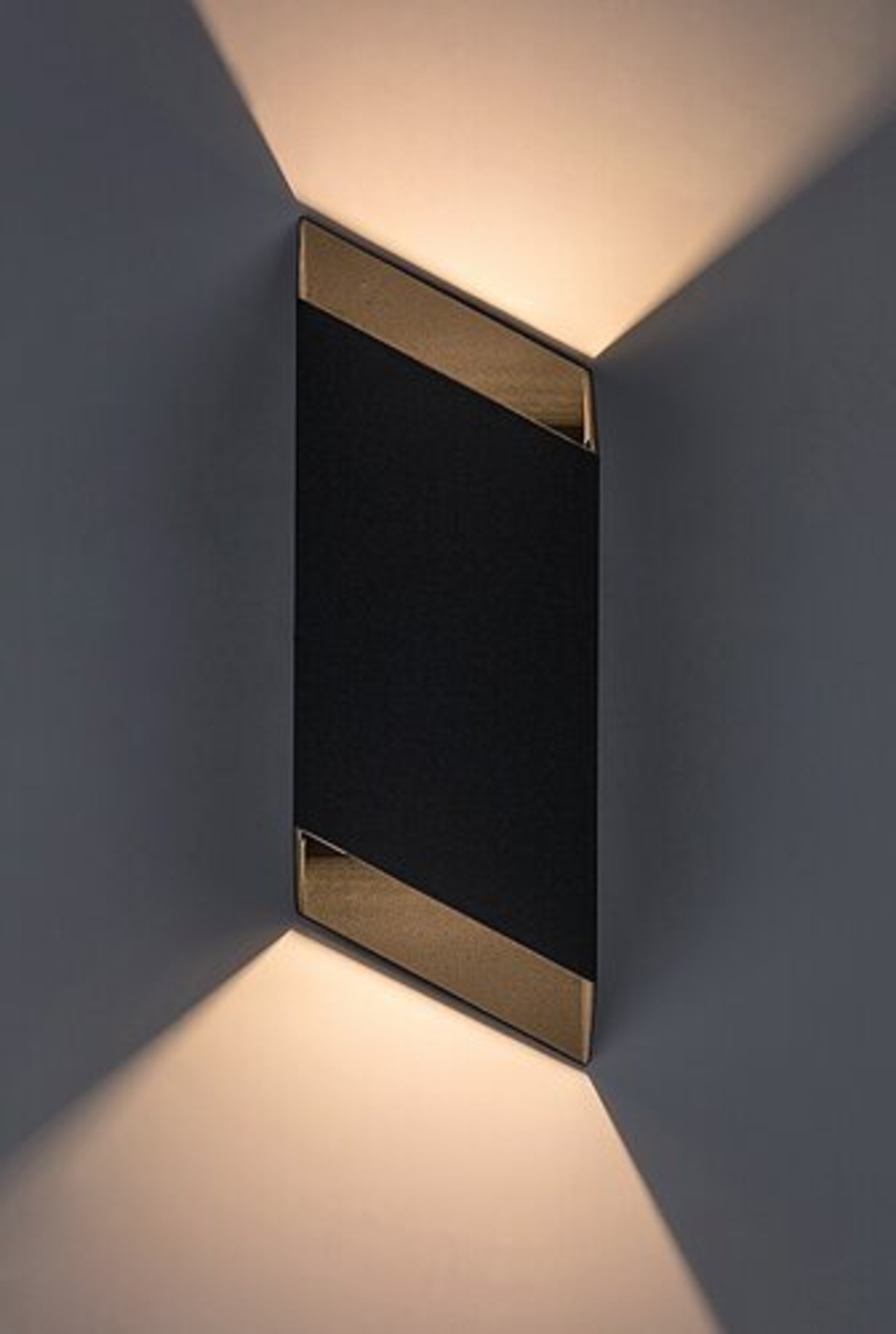 Модерно LED осветление Tilburg 10W IP54 за стена