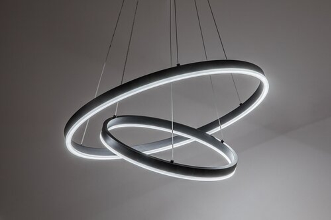 Модерен LED полилей Isaure – 80W, CCT 3000K–6500K, димируем, с дистанционно