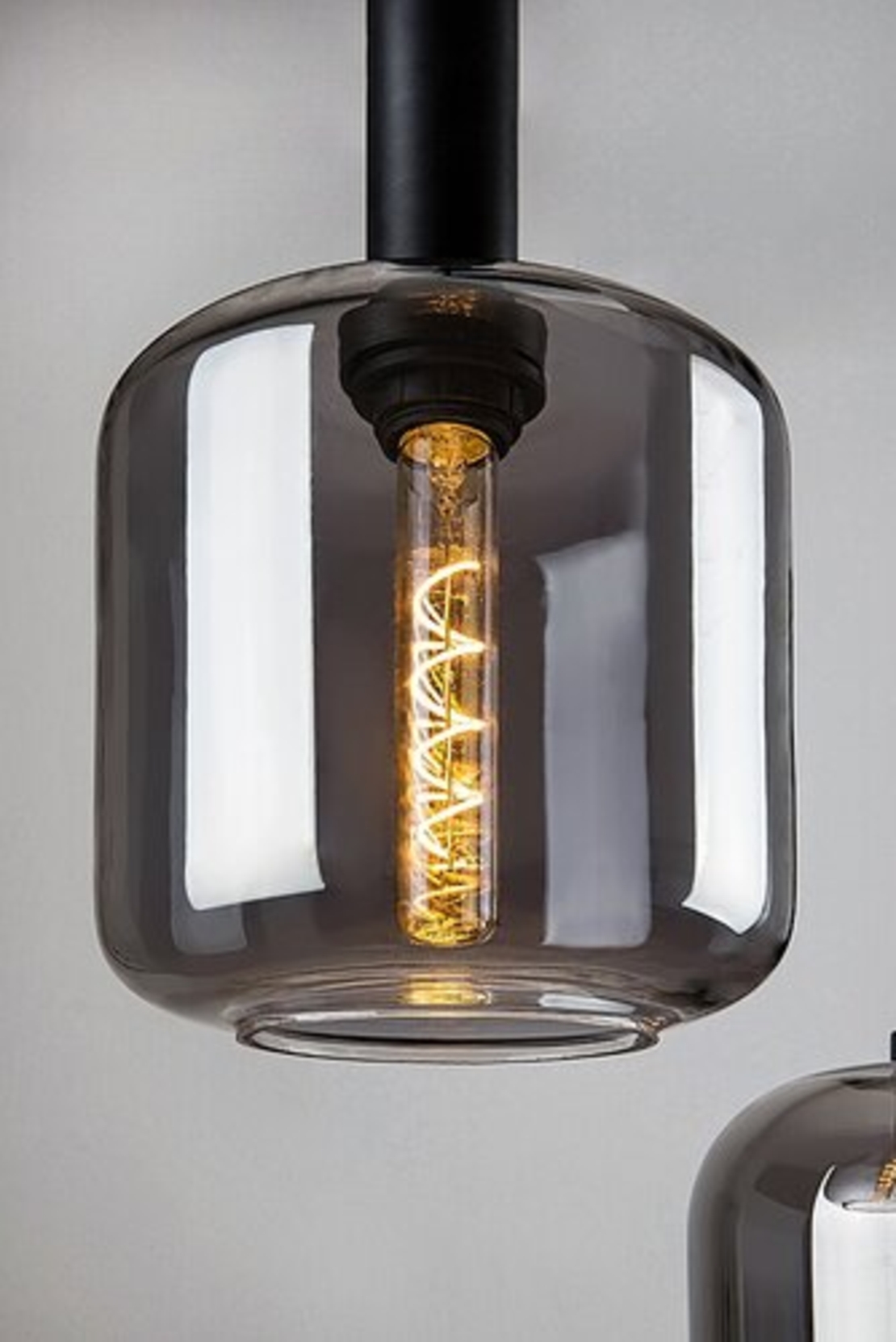 Модерен висящ полилей 3xE27, мат-черен метал и кафяво стъкло,текстилен кабел, европейски стандар