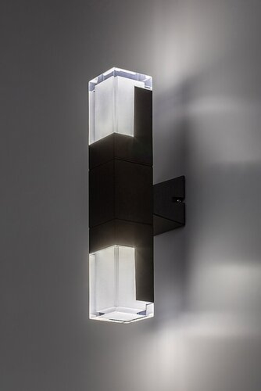 Външен LED аплик Darvas 12W с променлива цветна температура и IP54 защита