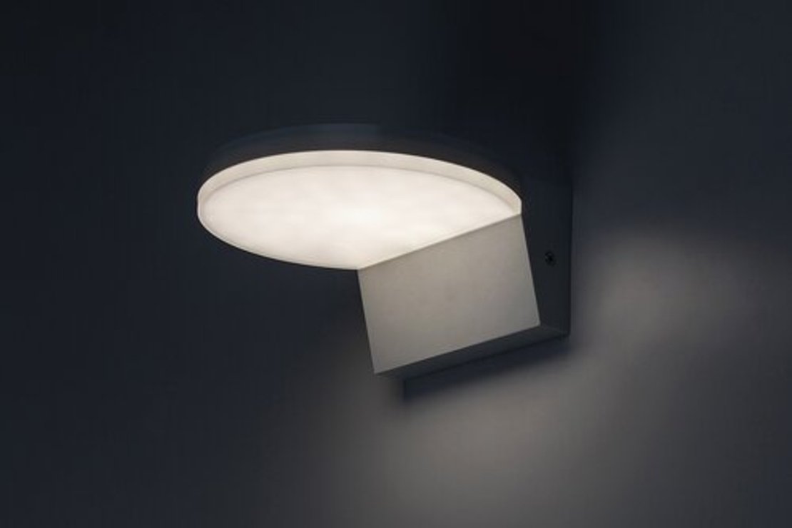 Стилно външно осветлено тяло Batida 9W с регулируема цветна температура