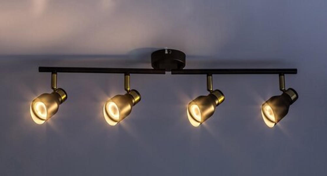 Модерен четворен GU10 спот в черно и злато