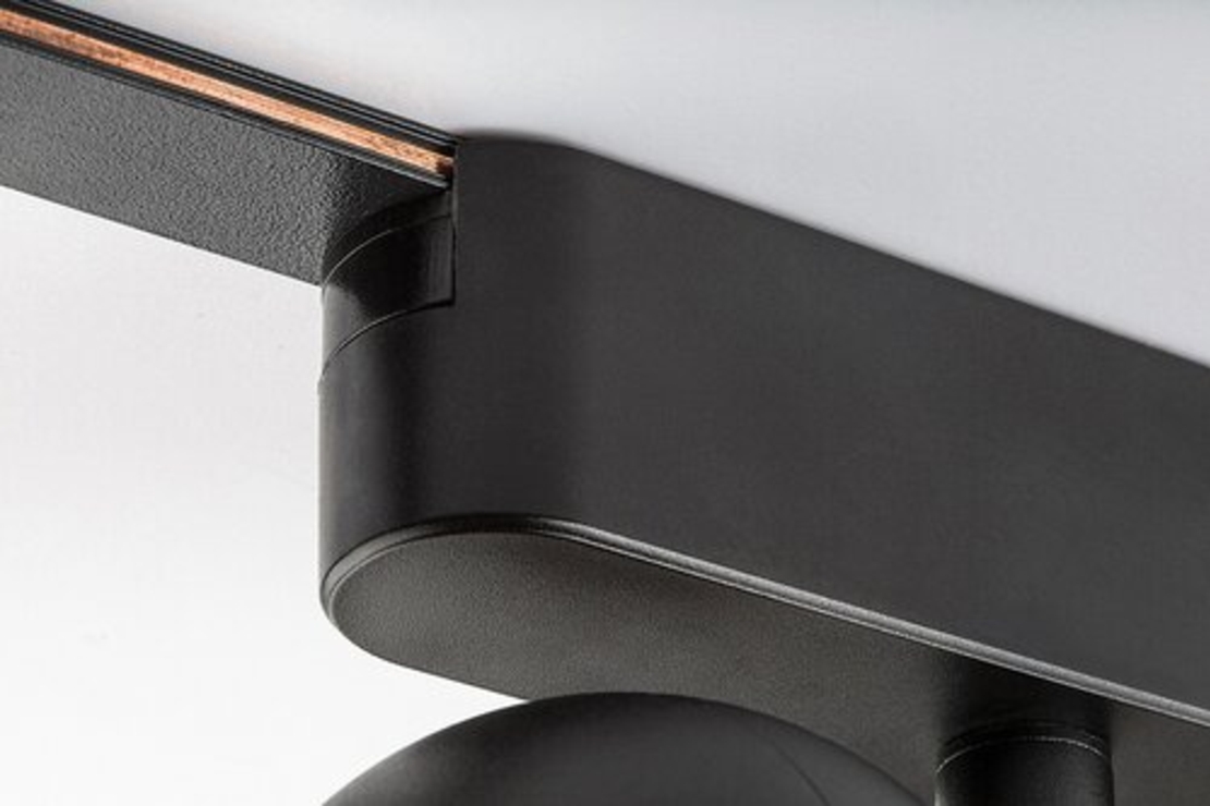 Смарт LED релсов спот – 5W регулируема цветна температура 2700–5500K, Wi-Fi управление, стилен черен алуминий