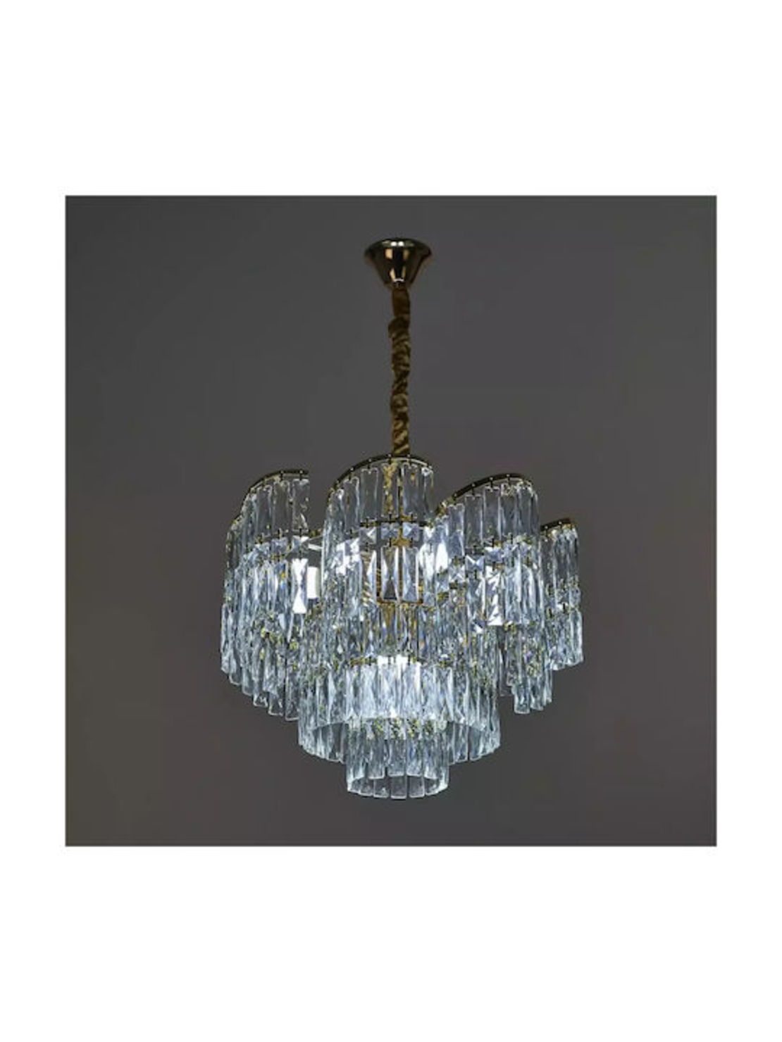 Златен полилей 10xE27 – лукс, светлина и изящество в един дизайн