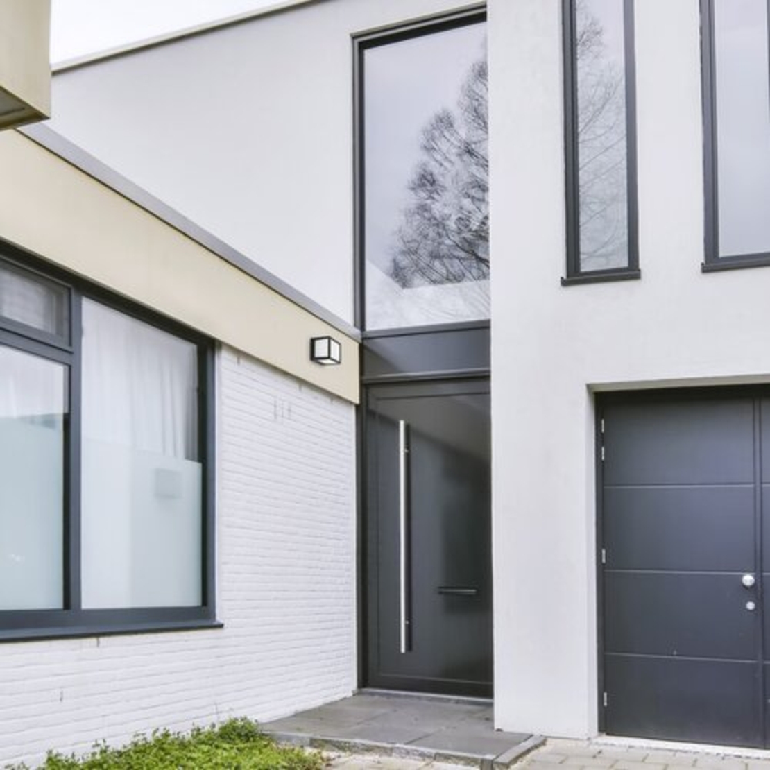 Модерен квадратен LED аплик Rennes 10W – антрацитно външно осветление с естествена светлина