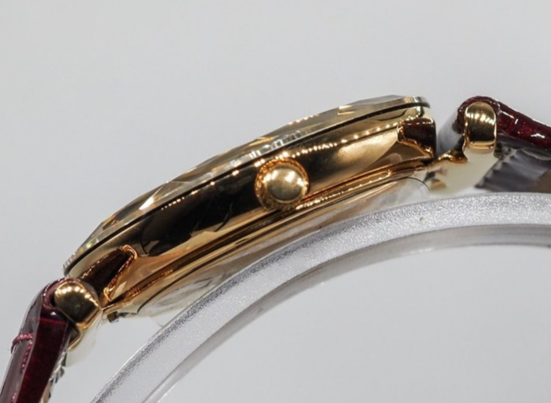 Jowissa Faced Sapphire Crystal Red