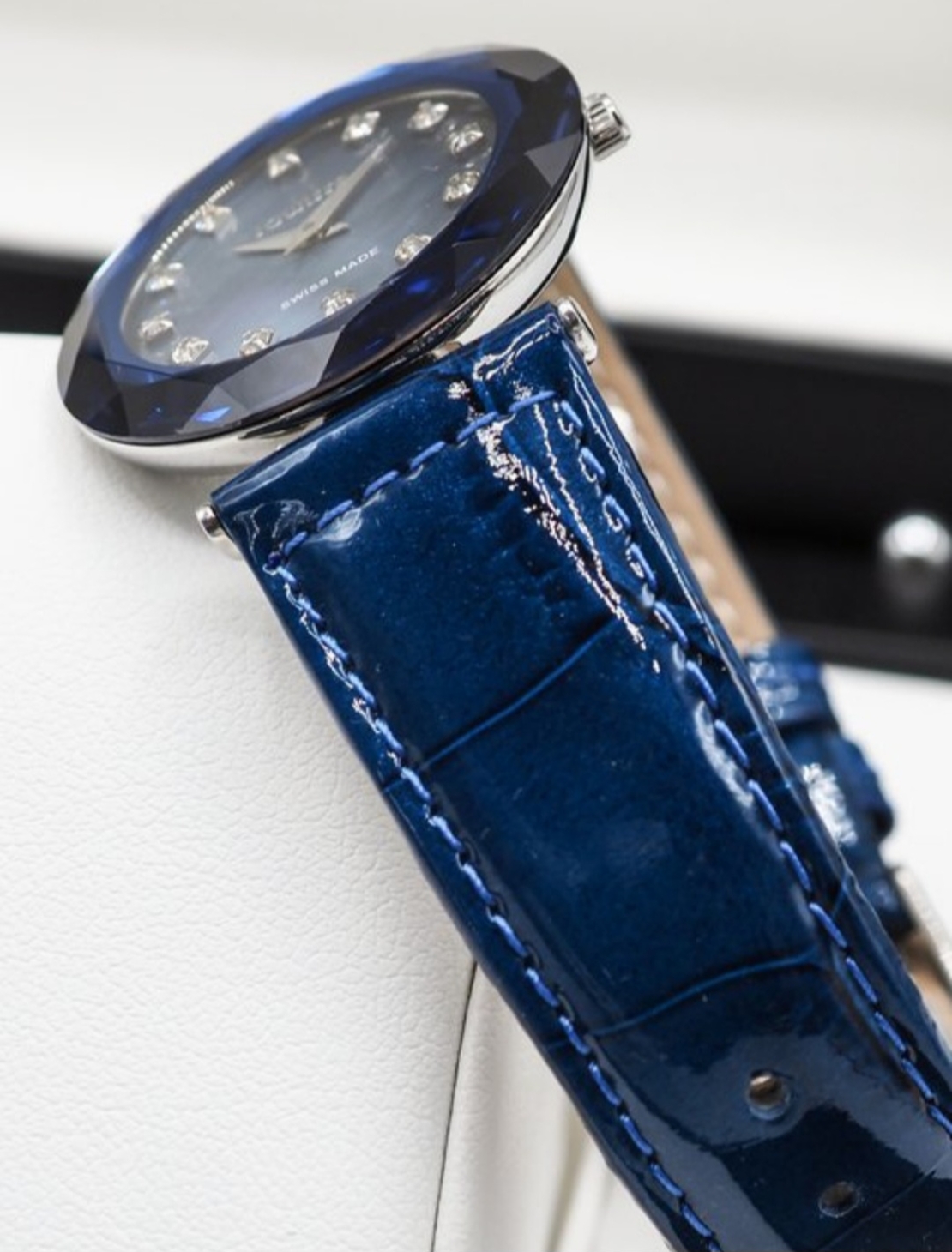 Jowissa Faced Sapphire Crystal Blue