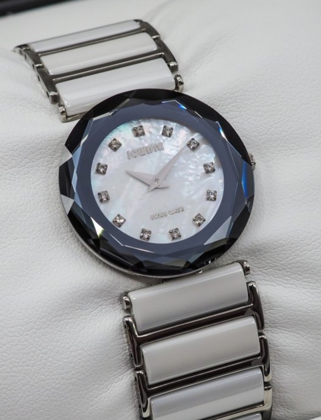 Jowissa Faced Sapphire Crystal White Ceramic