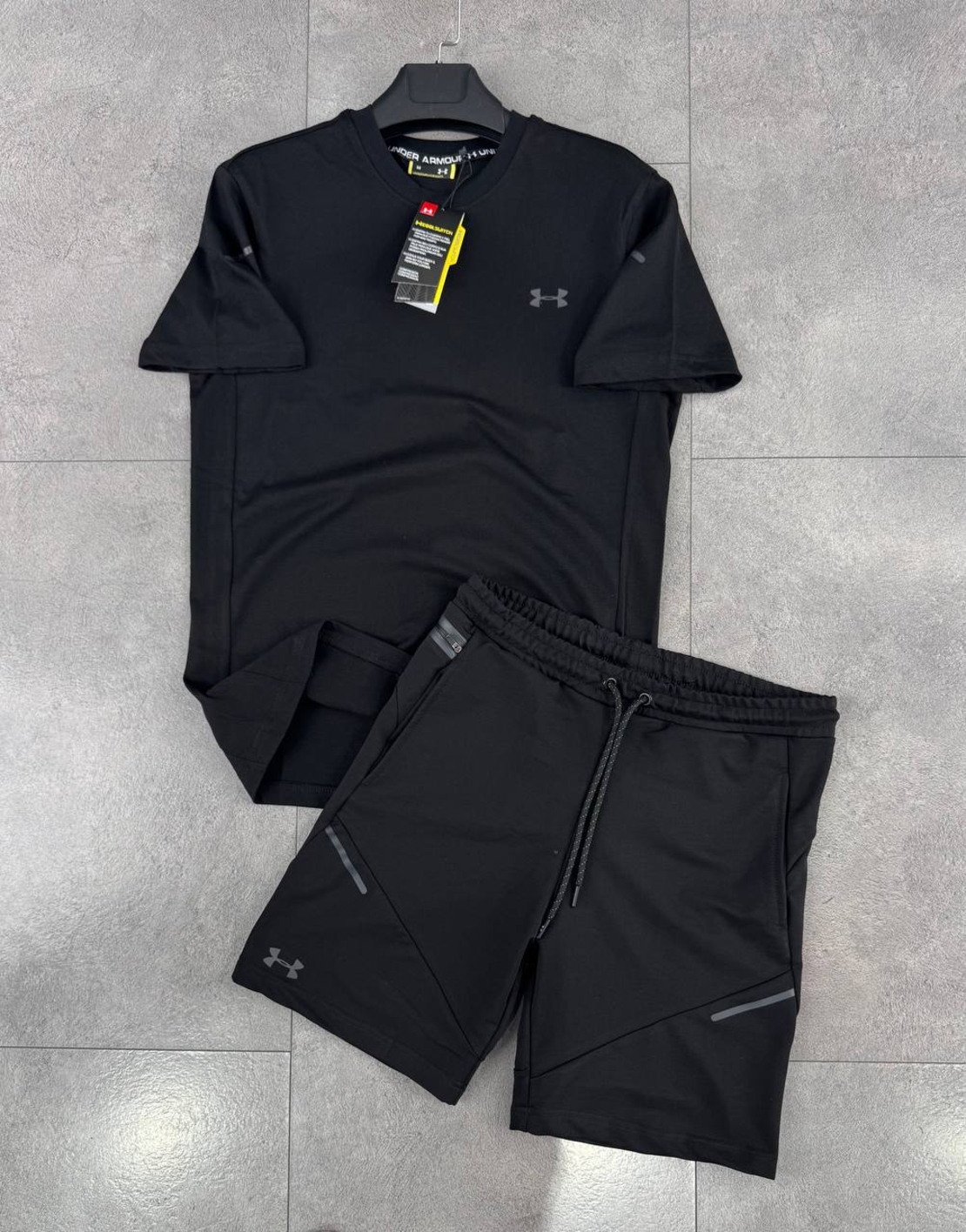 Мъжки Екип Under Black 2026