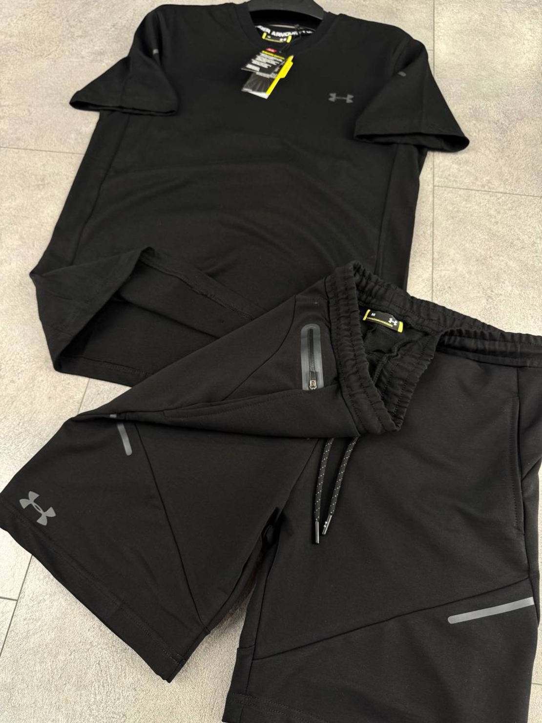 Мъжки Екип Under Black 2026