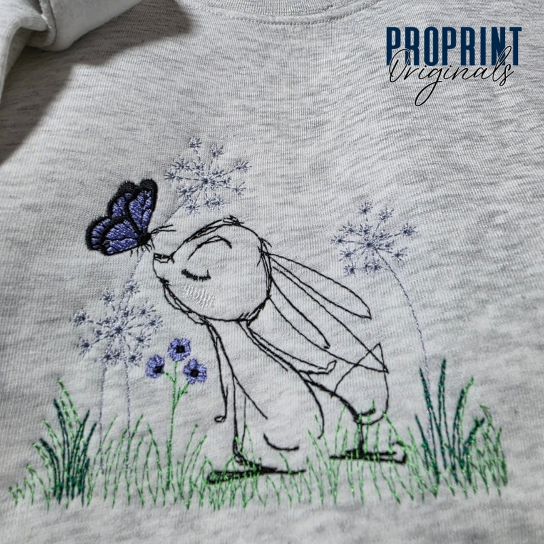 Дамски суичър с бродерия зайче и пеперуда