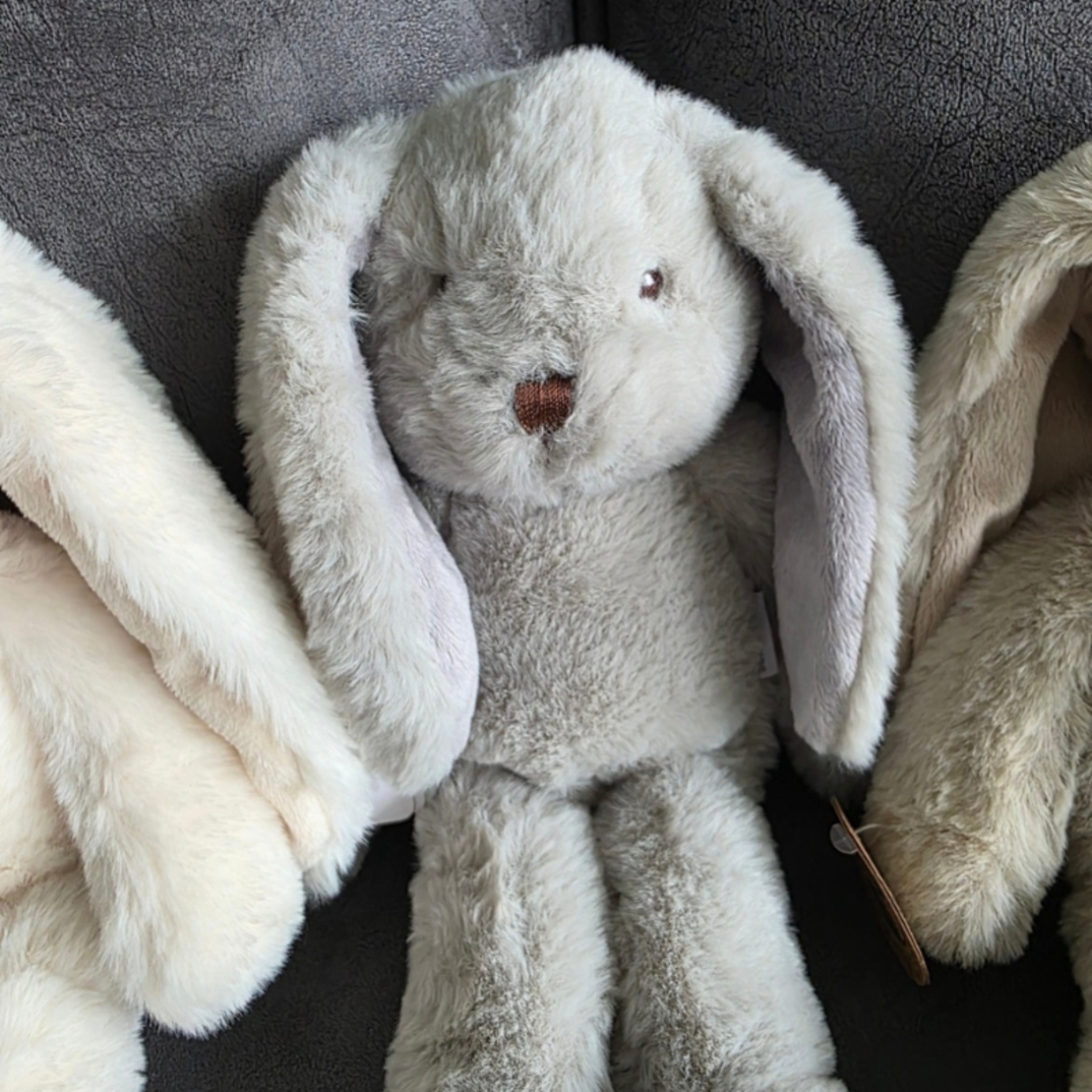 Зайче с бродерия име