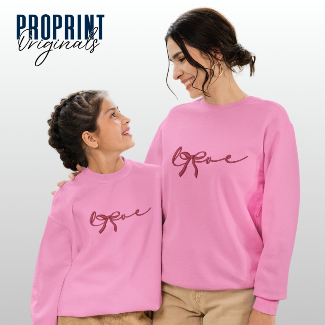 Комплект суичъри „Мама и дъщеря“ – LOVE бродерия с панделка