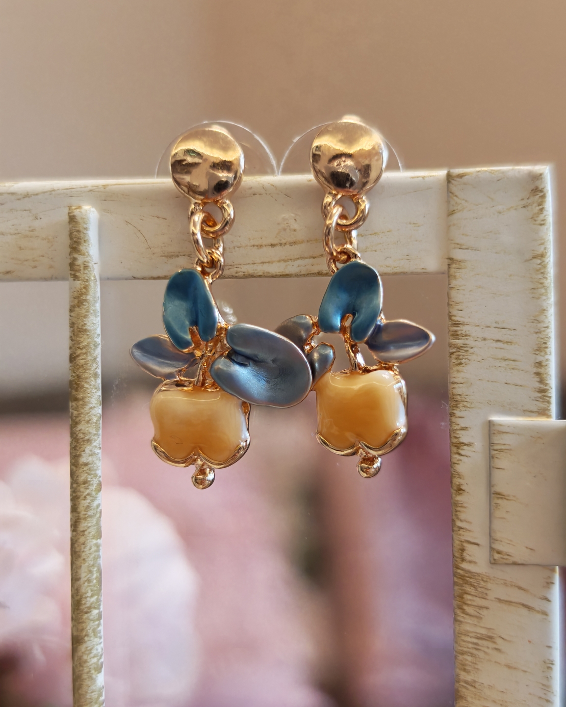 Дамски обици