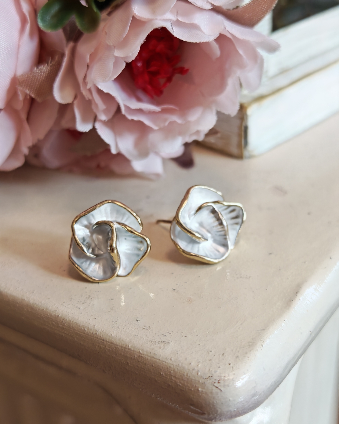 Дамски обици