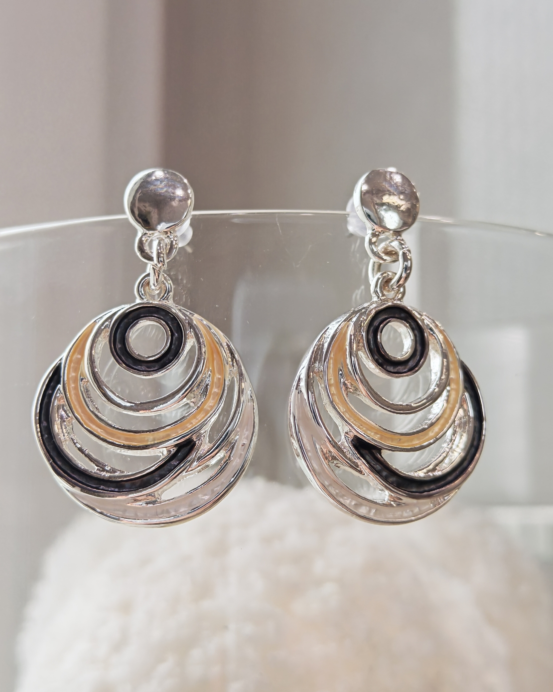 Дамски обици