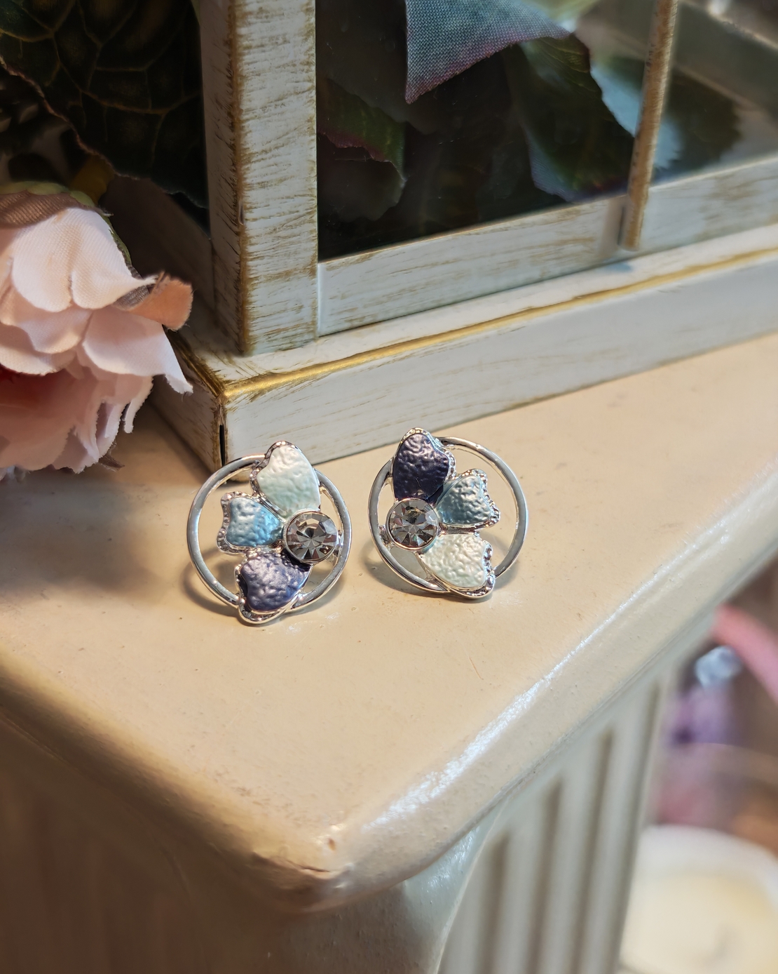 Дамски обици