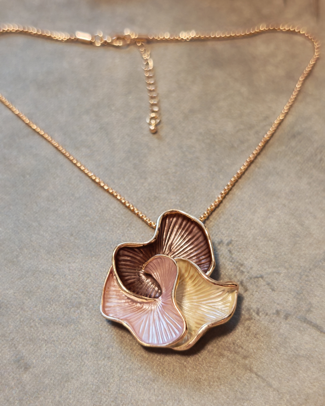 Колие с медальон