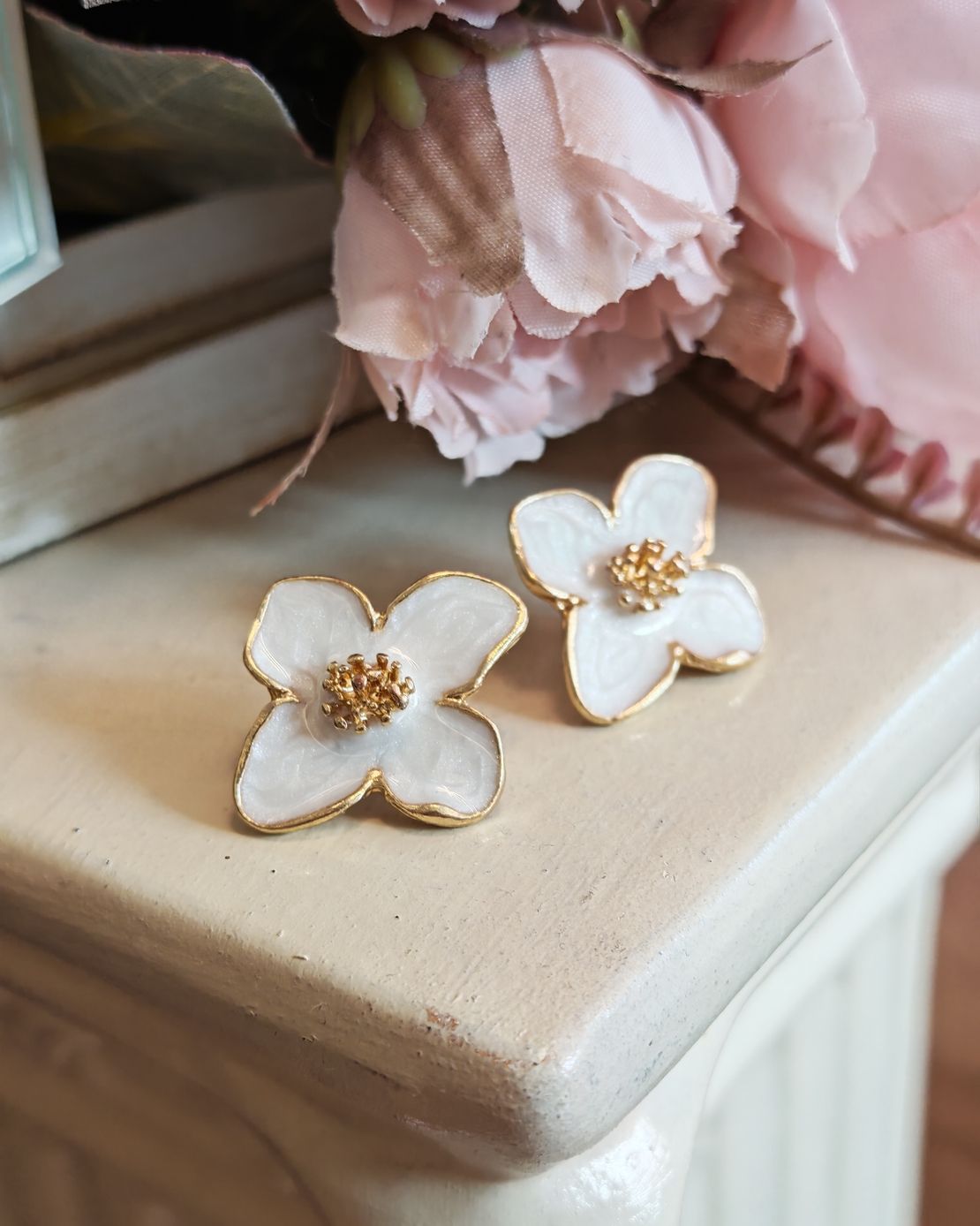 Дамски обици