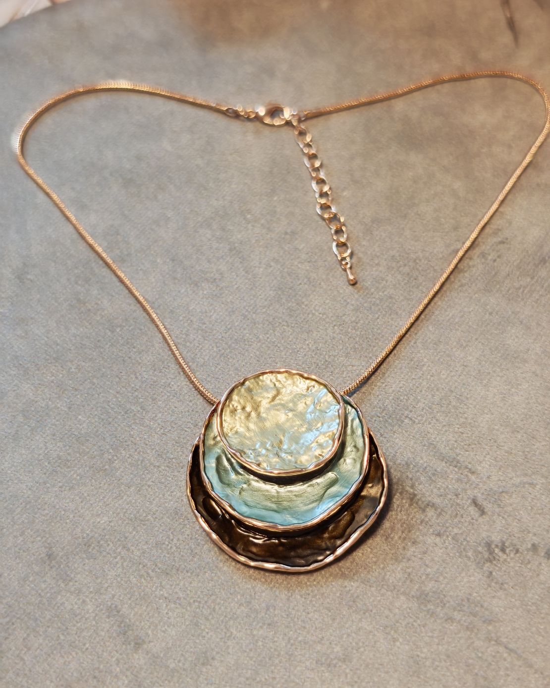 Колие с медальон