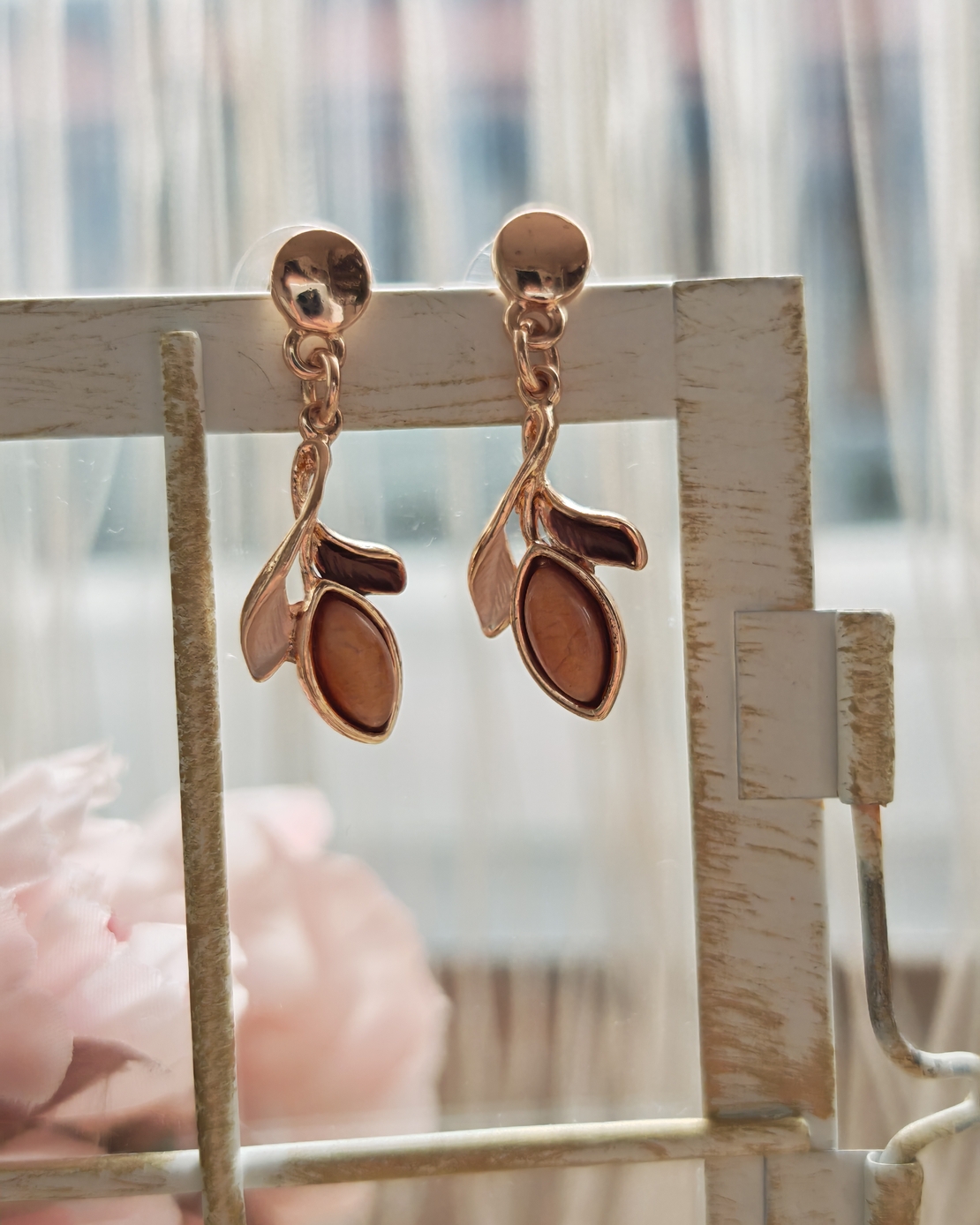 Дамска обици