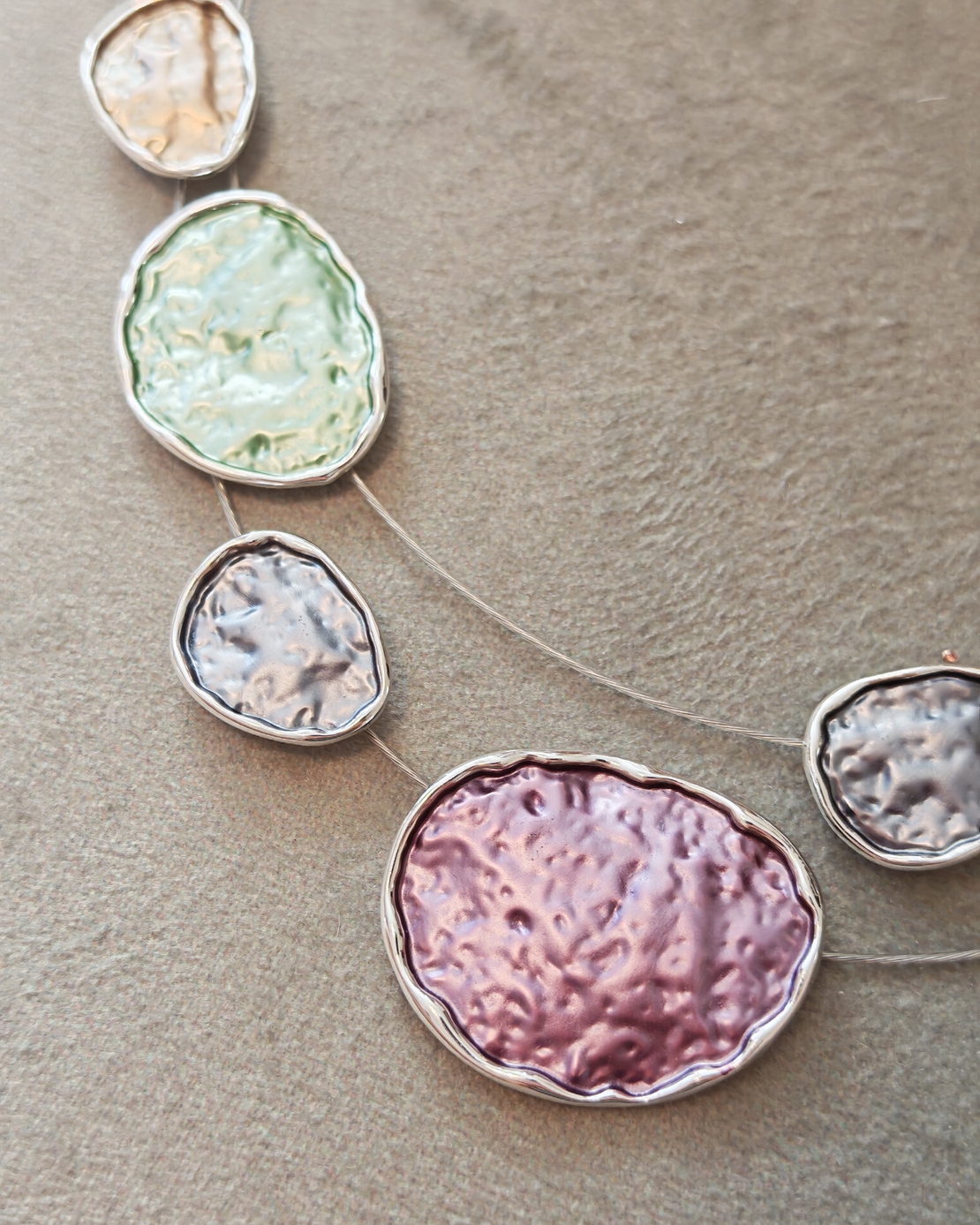 Дамско колие