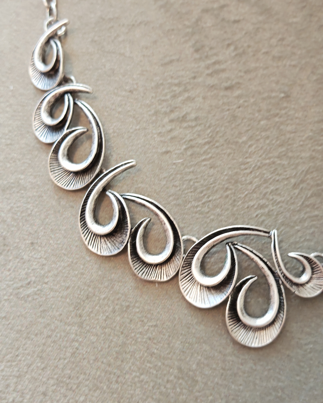 Дамско колие