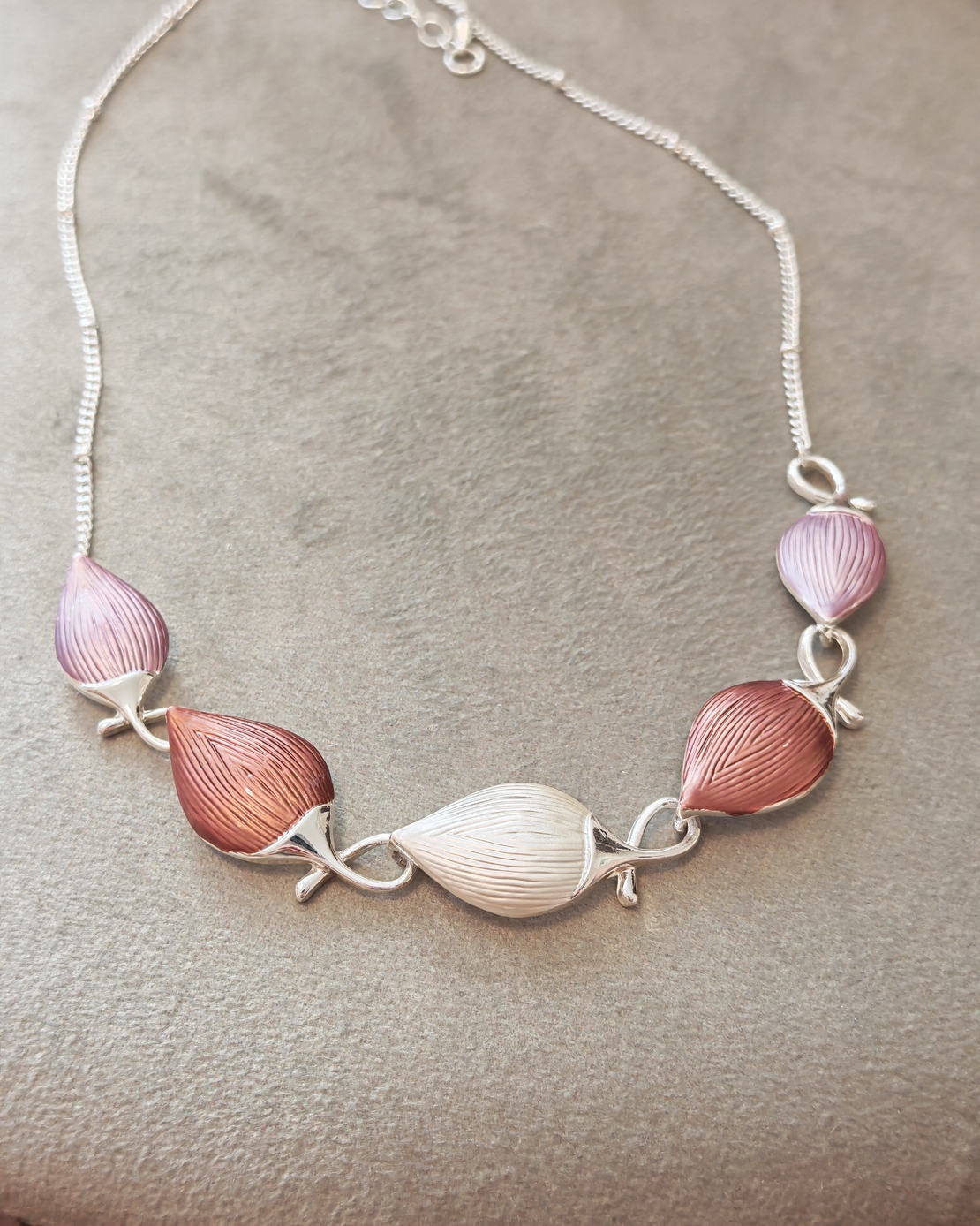 Дамско колие