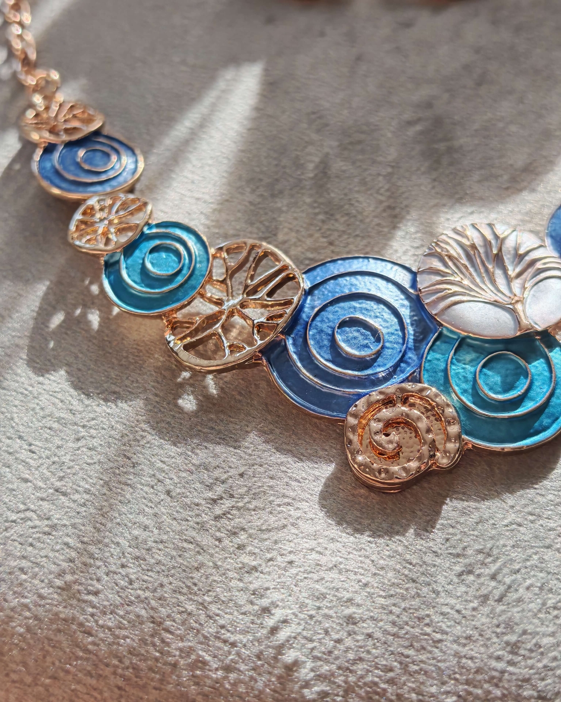 Дамско колие