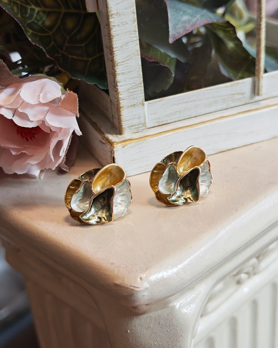 Дамски обици