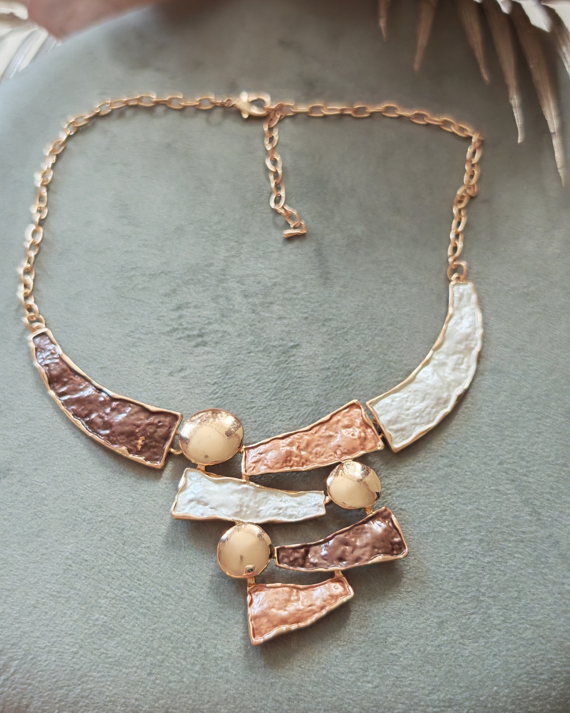 Дамска колиета