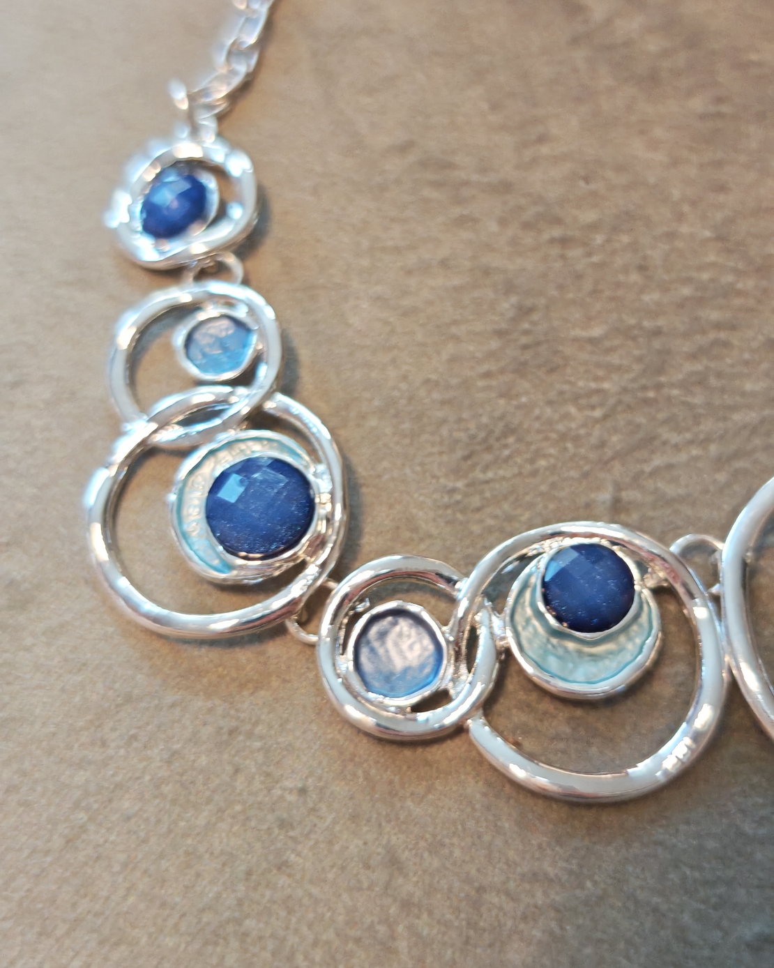 Дамско колие