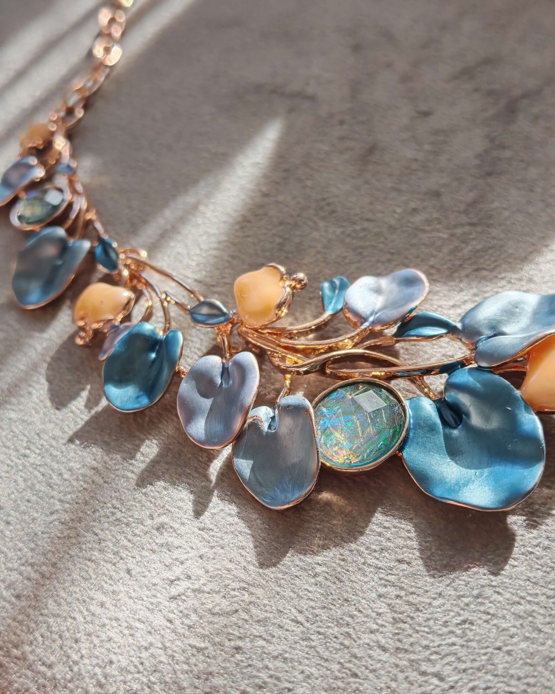 Дамско колие