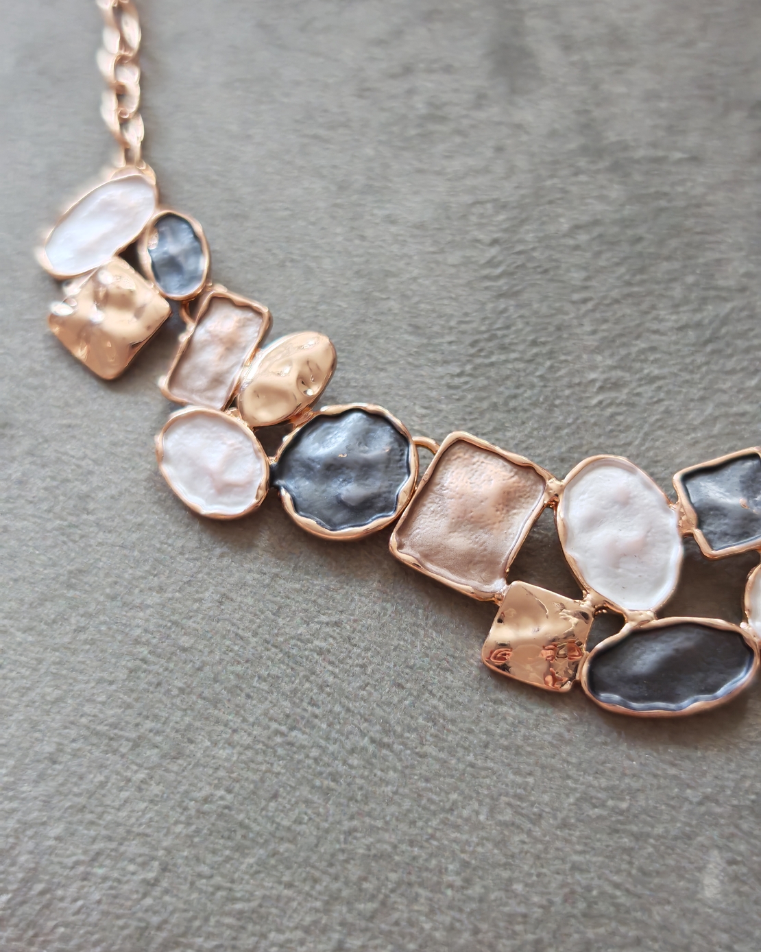 Дамска колиета