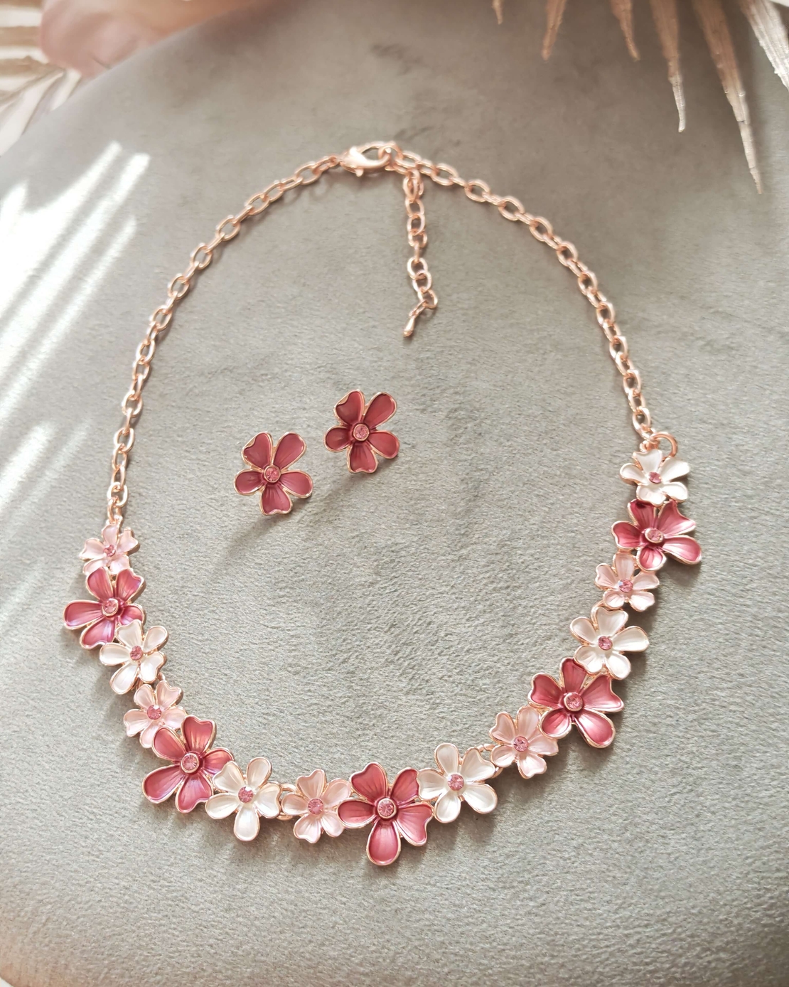 Дамско колие