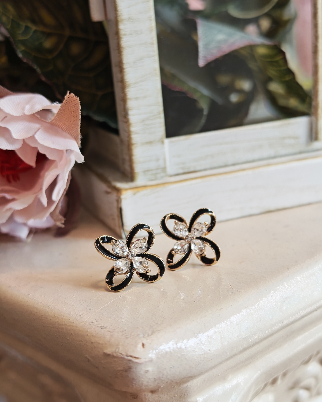 Дамски обици