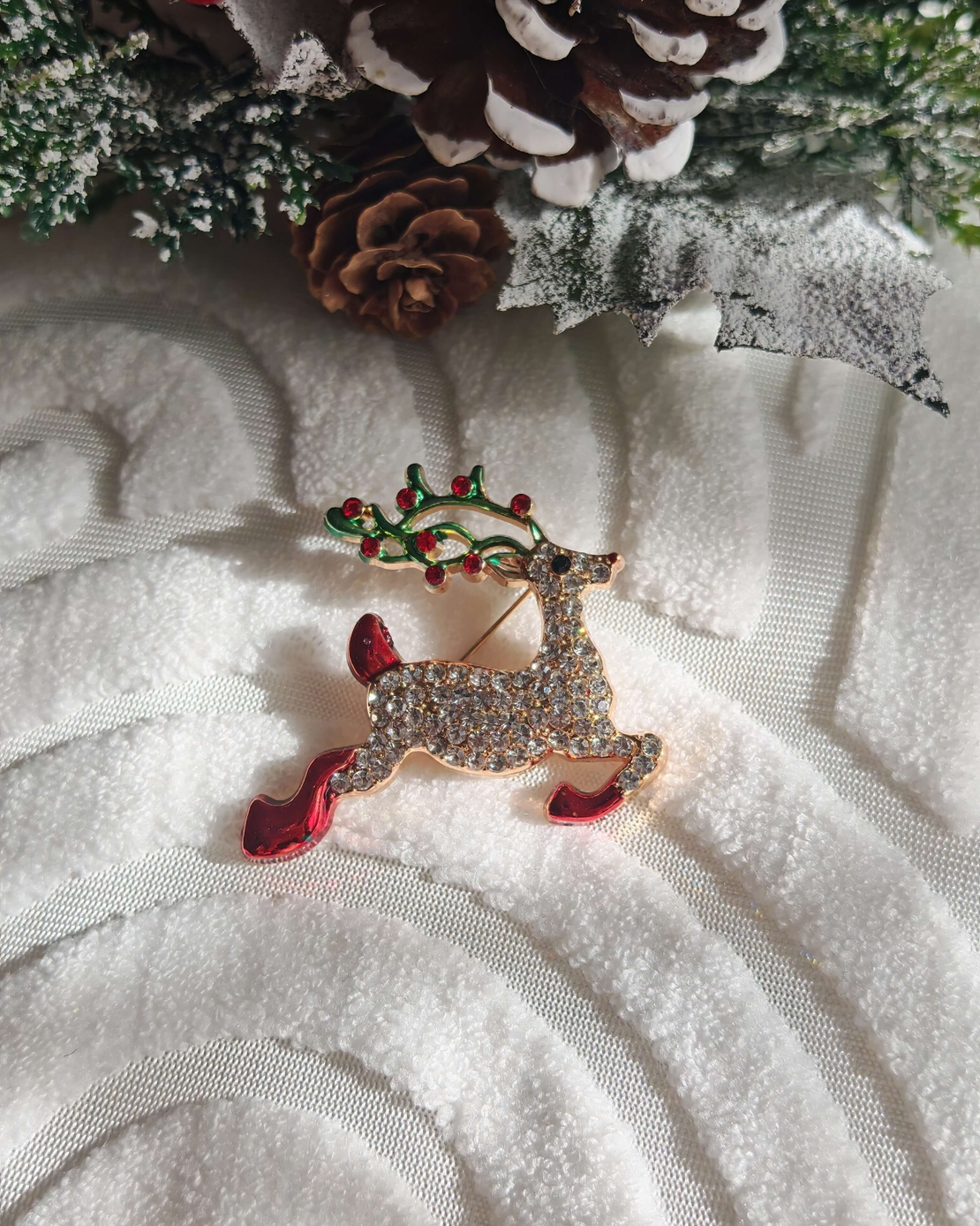 брошка бягащ елен