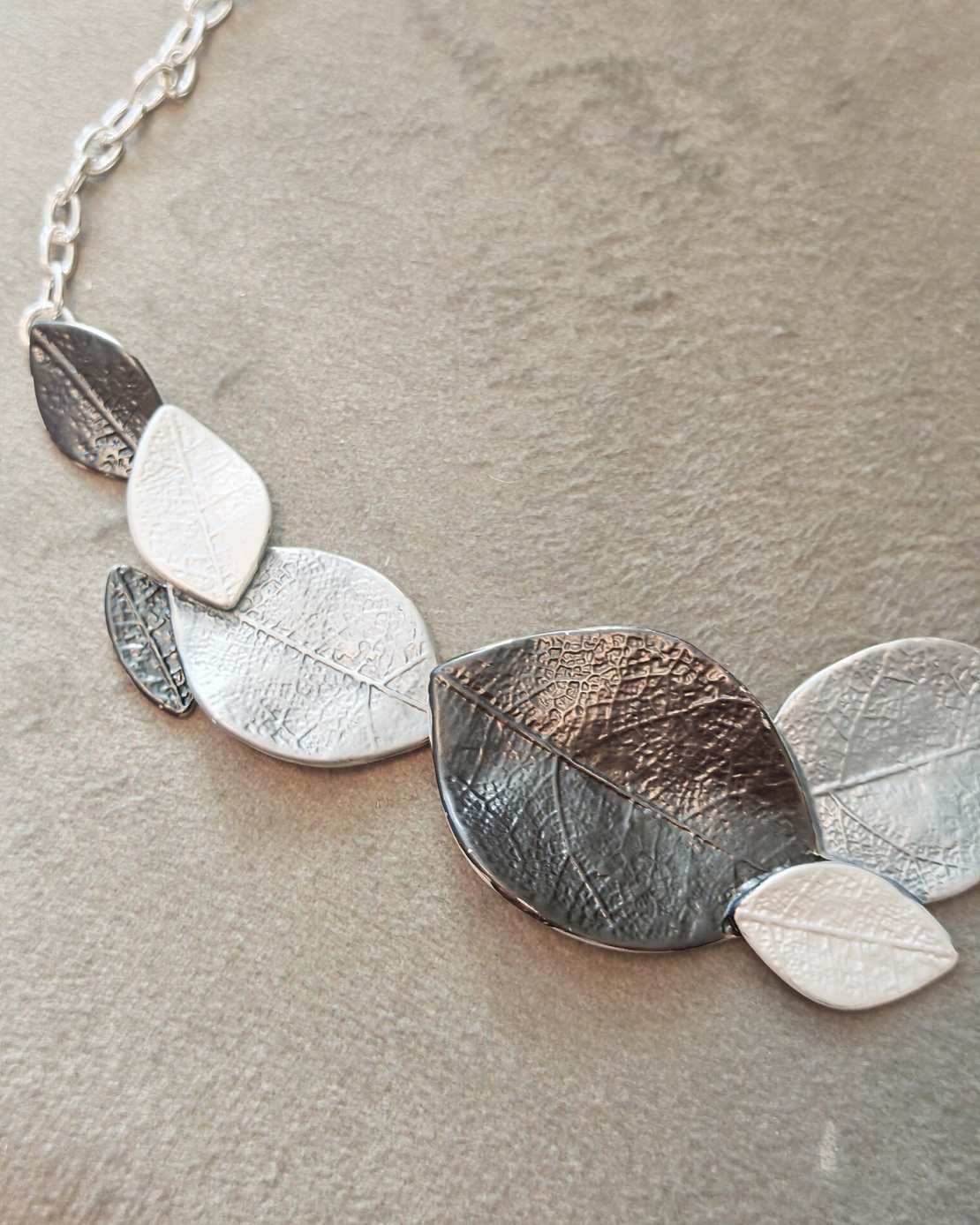 Дамско колие