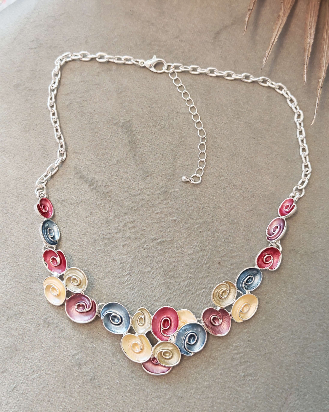 Дамско колие