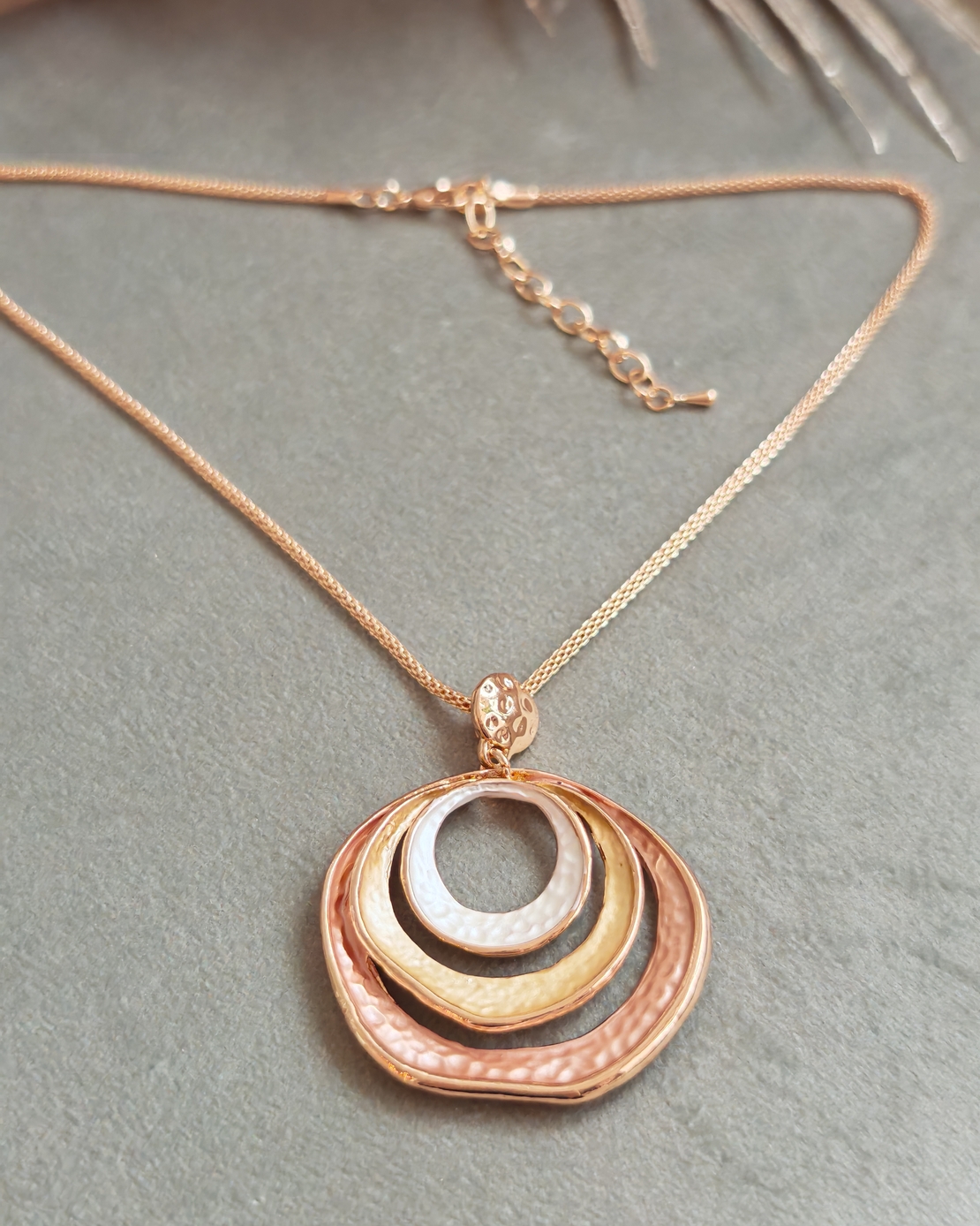 Колие с медальон