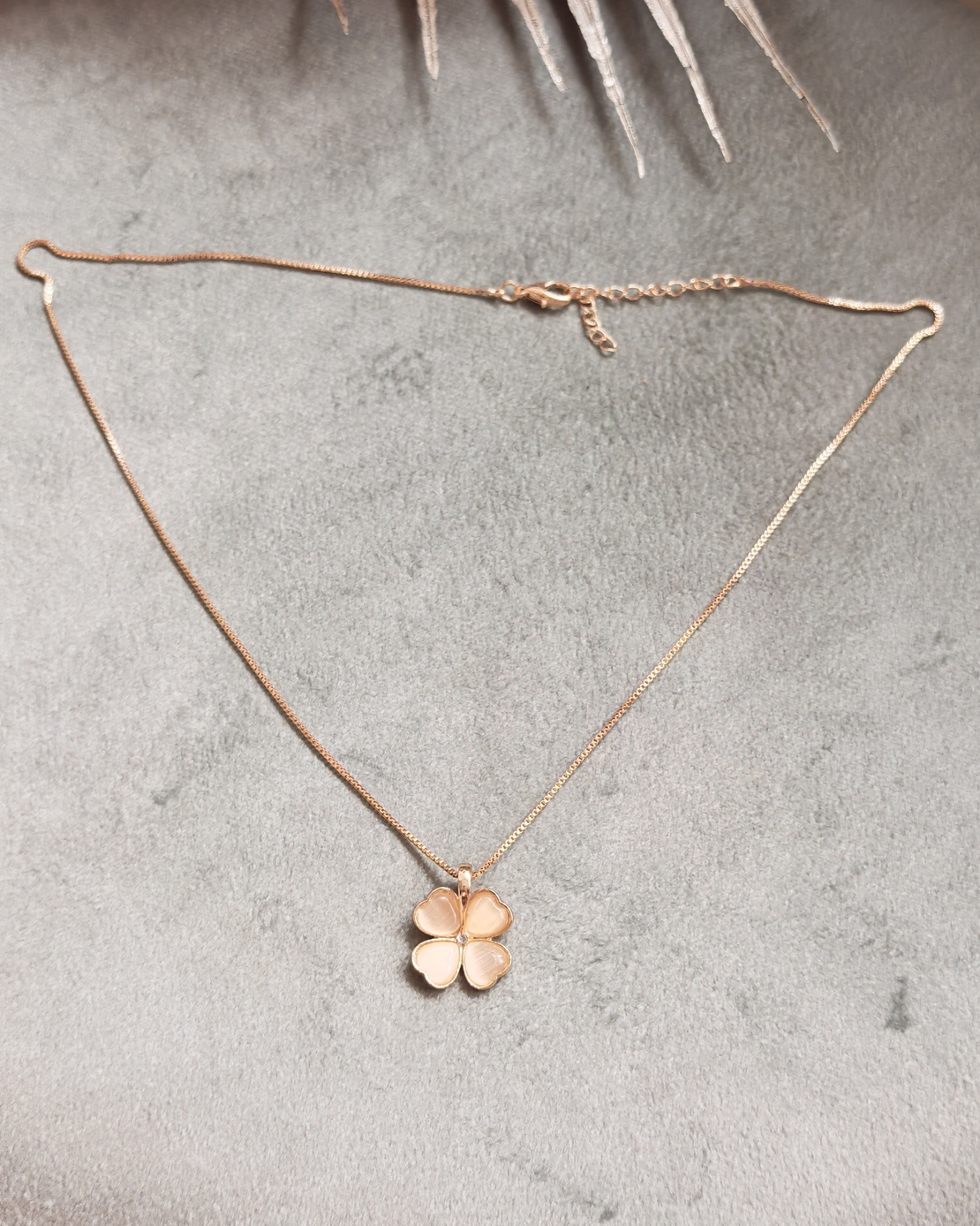 Дамски колиета детелина