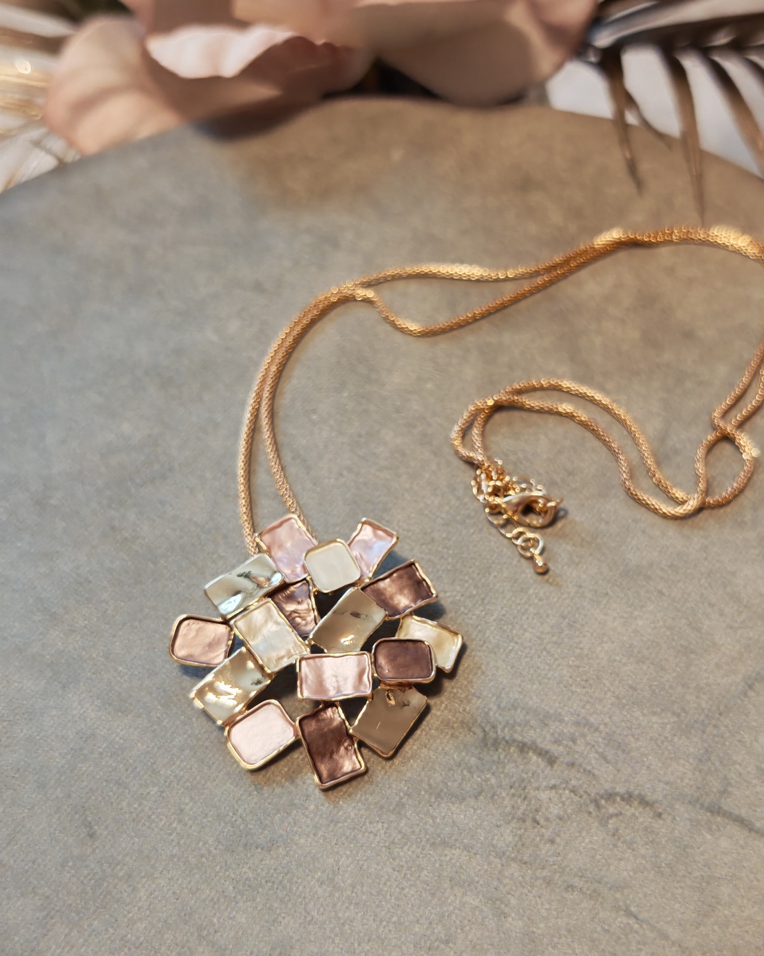 Колие с медальон