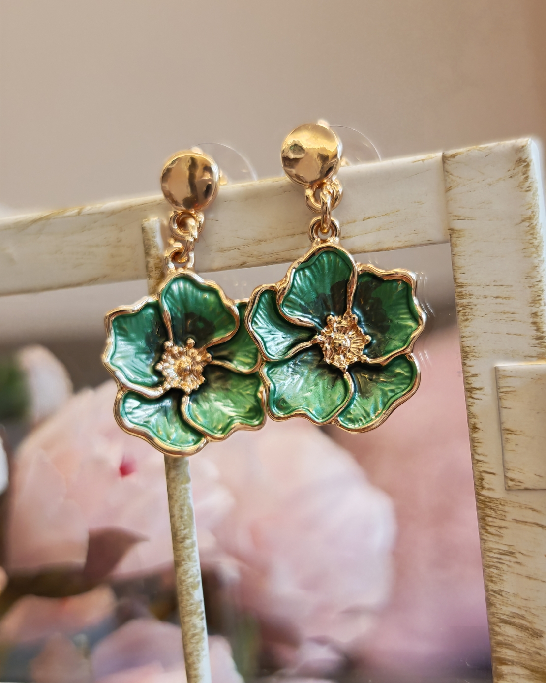 Дамски обици