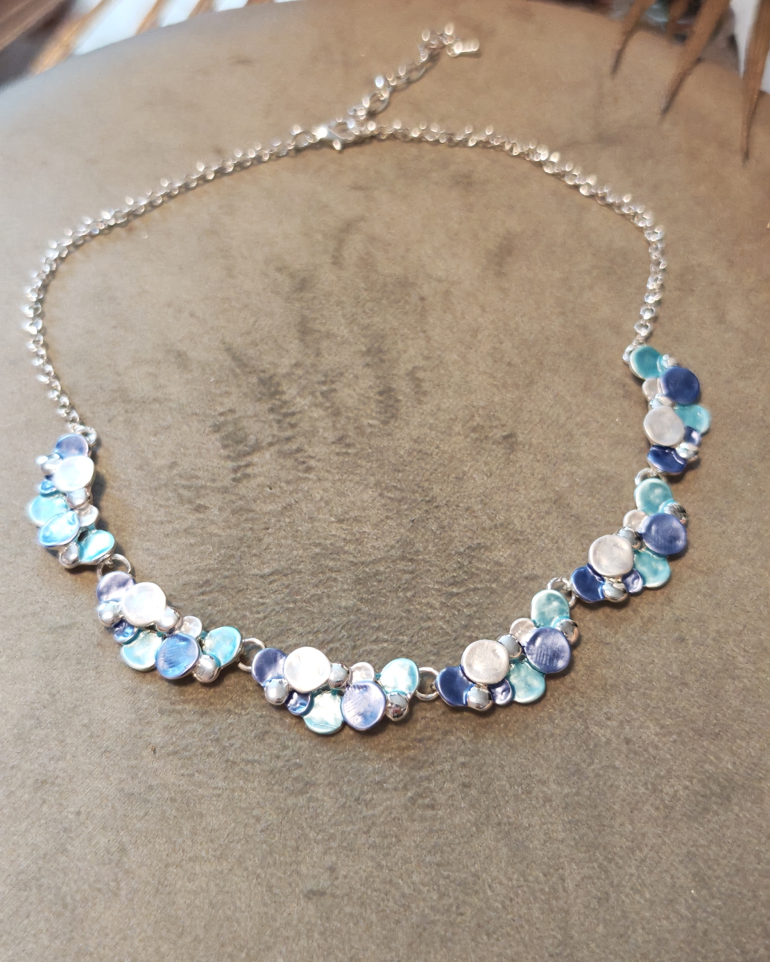 Дамско колие