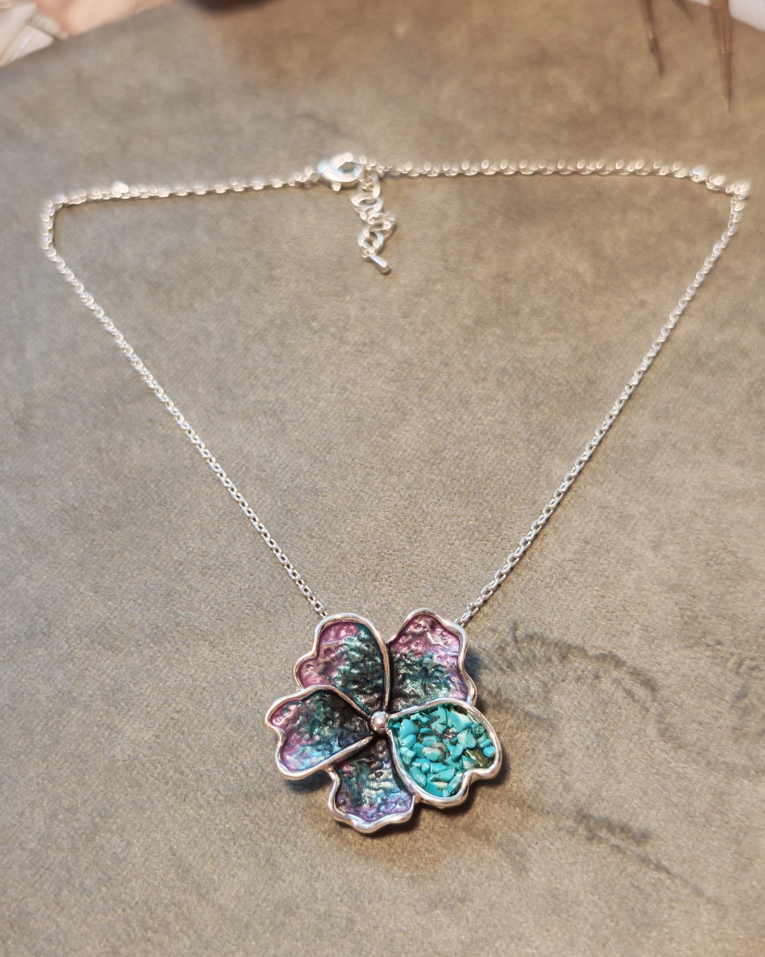 Колие с медальон