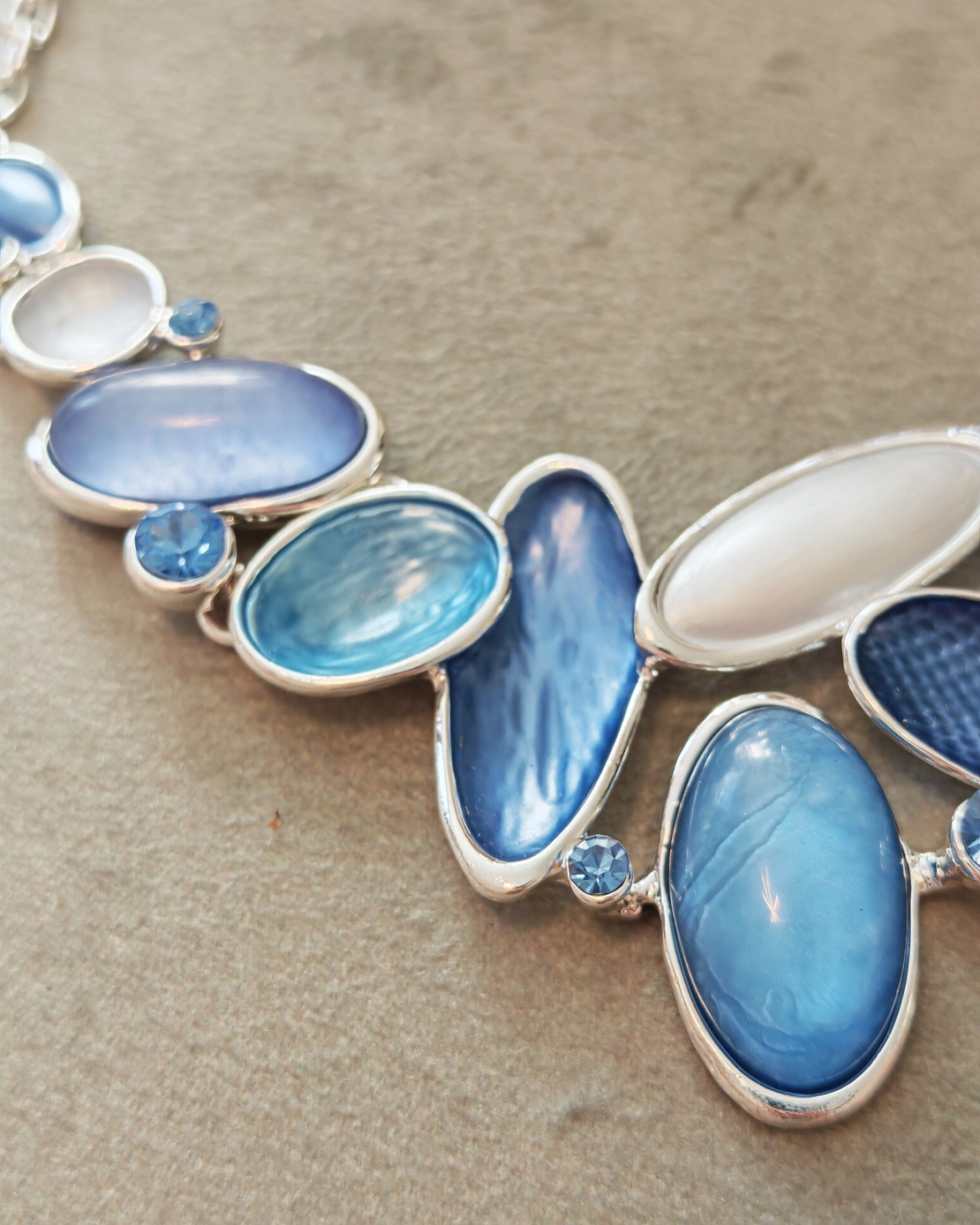 Дамско колие