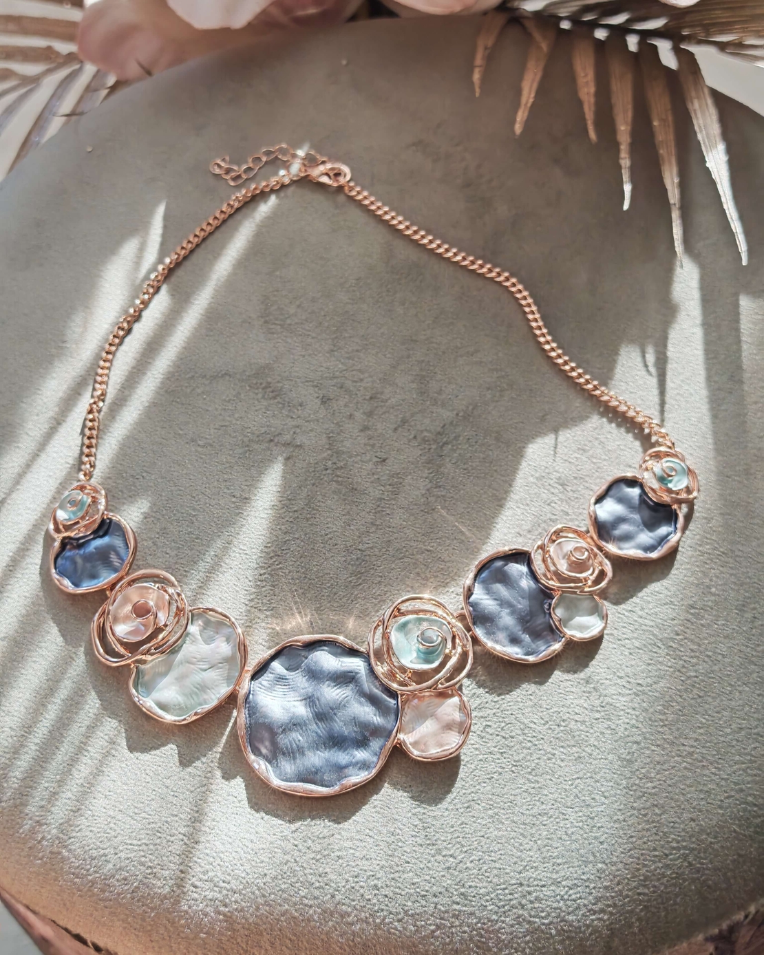 Дамско колие