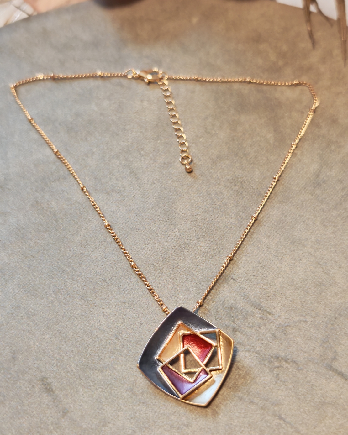 Колие с медальон